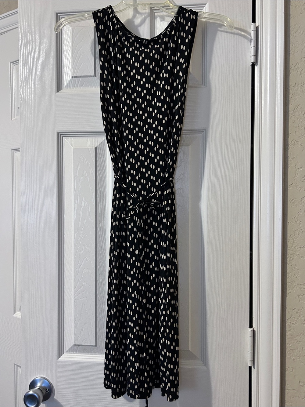 Women’s Black and White Polka Dot Sleeveless Midi Dress